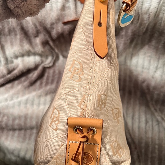 Dooney & Bourke NWT small East/West slouch 1975 signature anniversary bag - Picture 8 of 15